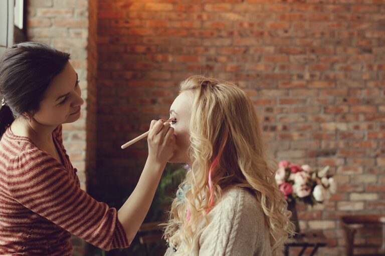 What to Expect from Your Hair and Makeup Team on Your Wedding Day